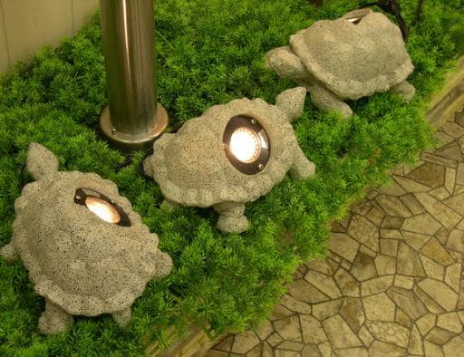 Маленькие светильники черепашки для сада