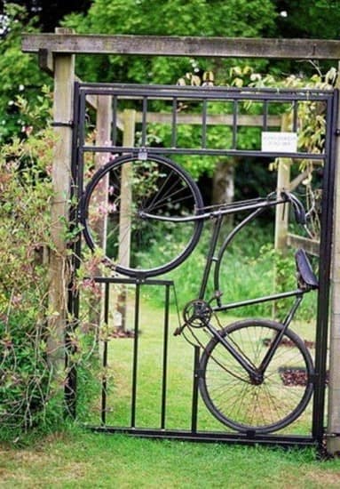 Калитка из старого велосипеда