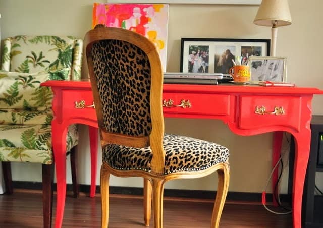 Леопардовый стул фото