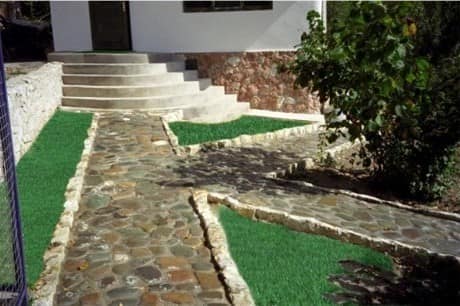 Каменная дорожка для сада из сланца фото