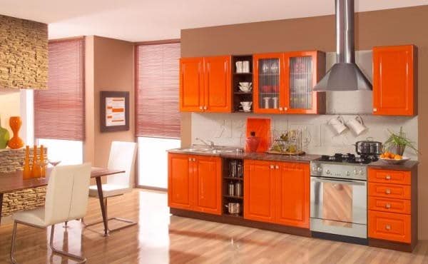 Пример кухни оранжевого цвета