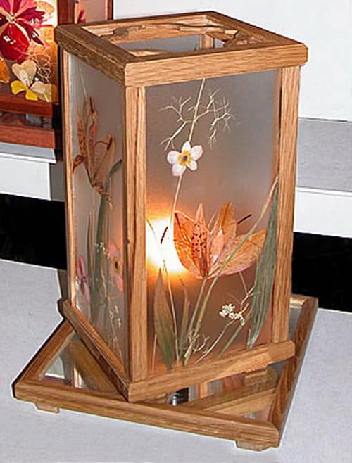Светильник из гербариев на стекле