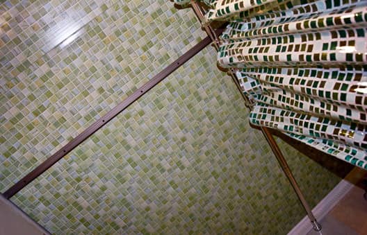 Потолок в ванной - Отделка ПВХ панелями в интерьере