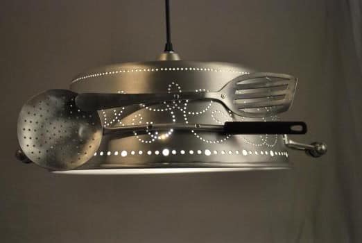 Кружевной светильник - люстра из старой миски и кухонных приборов