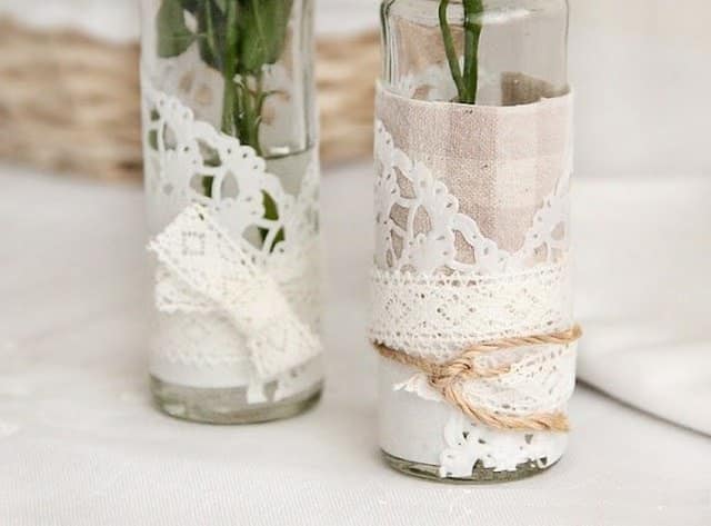 Оригинальные вазы с использованием ткани и кружева