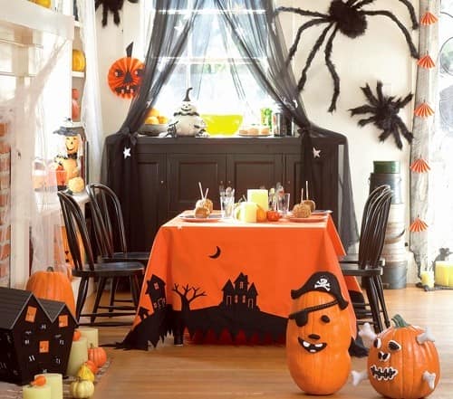 Еще идеи для украшения гостиной и стола для Хэллоуина