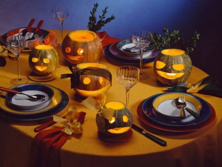 Оформление праздничного стола на Хэллоуин - фото