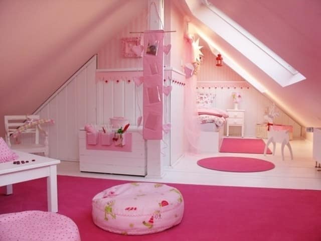 Идеи интерьера детской комнаты на чердаке (мансарде)