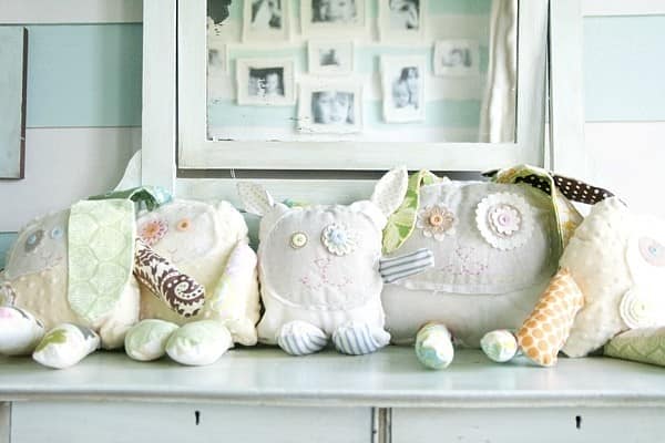 Декоративные подушки в интерьере детской комнаты