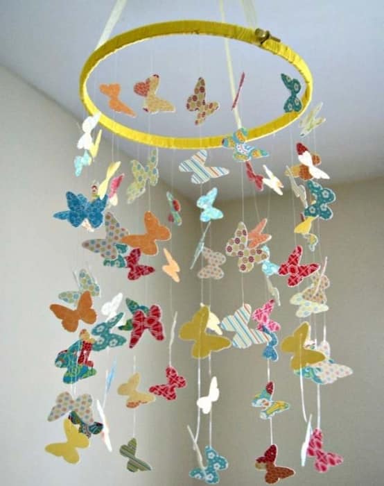 Мобиль для детской с бабочками