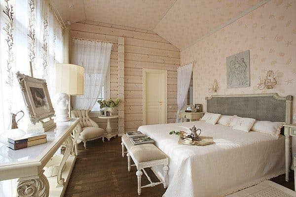 Правильная отделка деревянной спальни