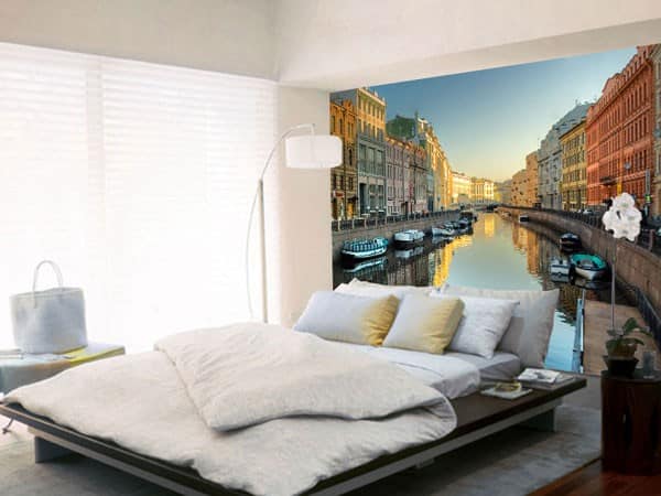 Фотообои Санкт-Петербург: вид на канал над кроватью
