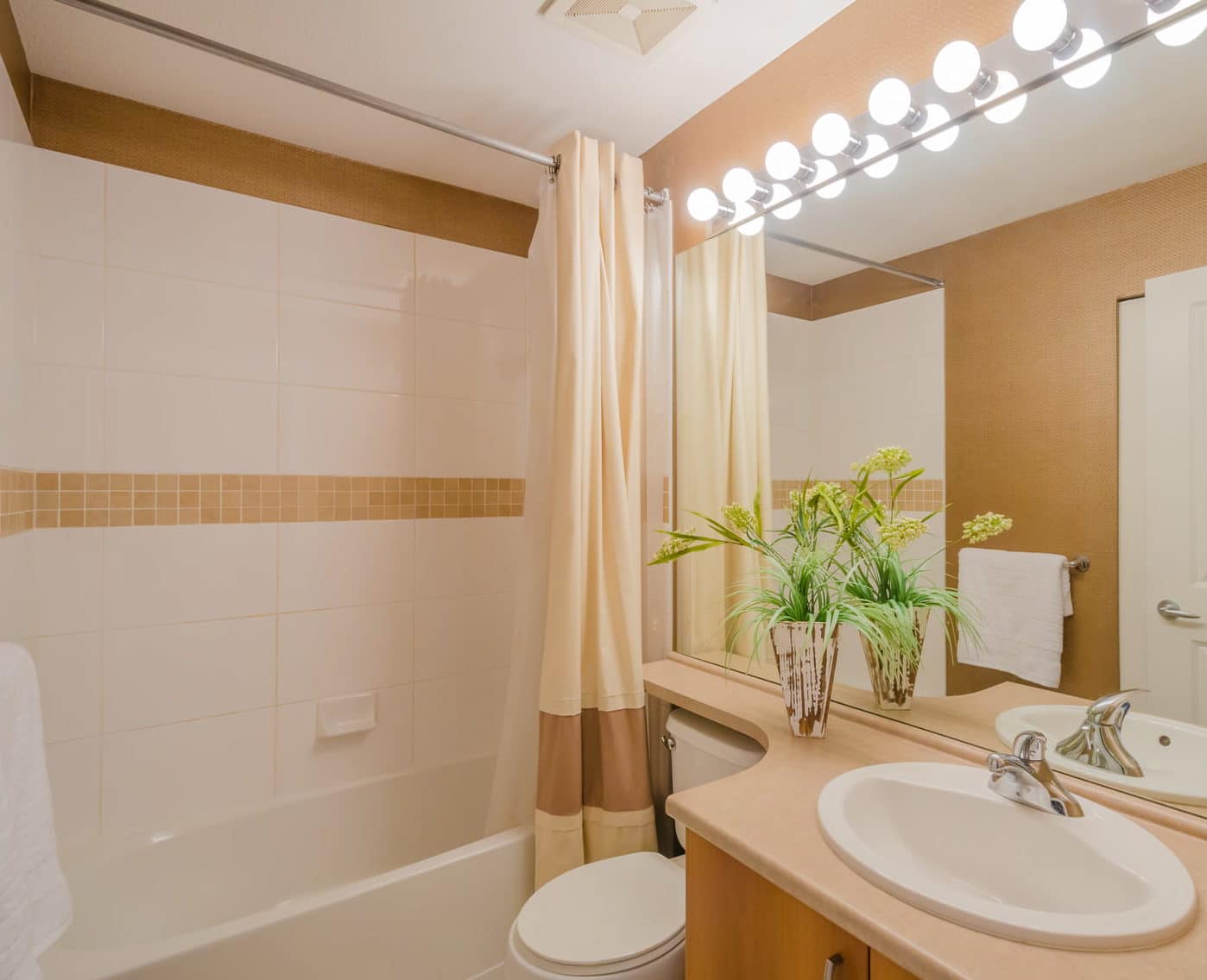 Дизайн маленькой ванной: комфорт и практичность в небольшом помещении