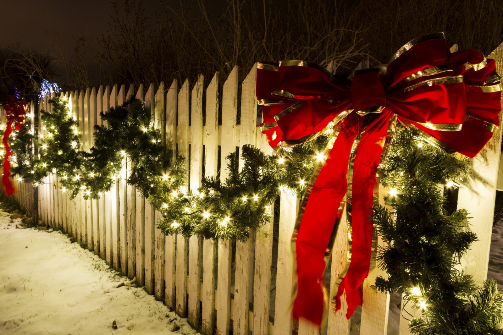 Как украсить дом зимой и к новогодним праздникам