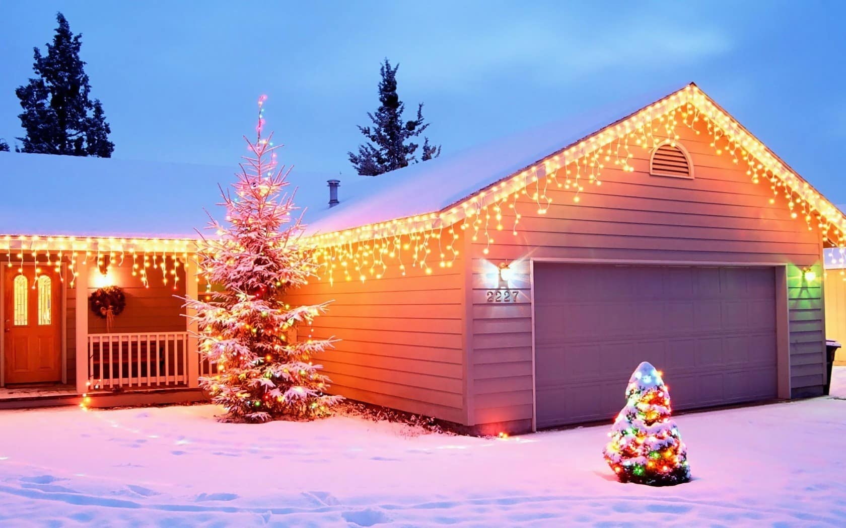 Как украсить дом зимой и к новогодним праздникам